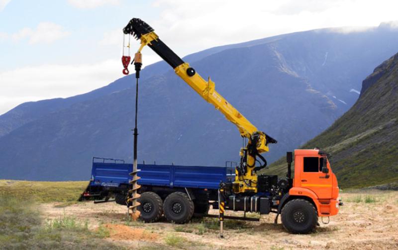 Бортовой автомобиль КАМАЗ 43118 КМУ АНТ 20-5 ТЛ с бурильной установкой