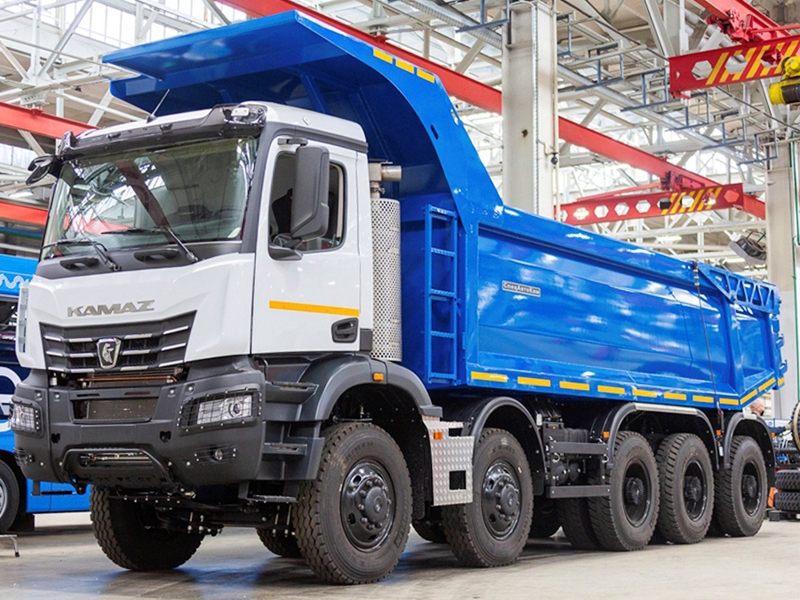 Карьерный самосвал КАМАЗ 65805 САМСОН грузоподъемностью 60 тонн с колесной формулой 10х6